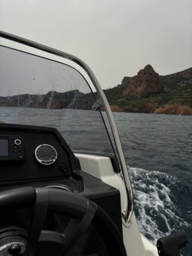 Mandelieu-La Napoule Motorboat Quicksilver Activ 605 Sundeck alt tag text