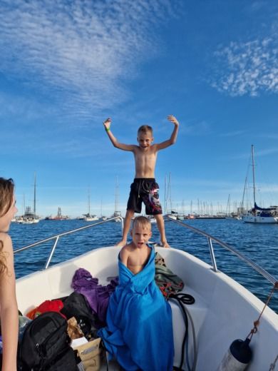 Las Palmas de Gran Canaria Motorboat Quicksilver 440 alt tag text