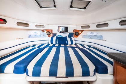 Charter Motorboat Proline DF300AP Culebra