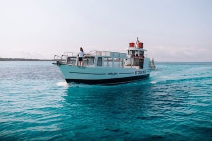 Charter Motorboat ASTILLEROS Y VARADEROS DE TARRAGONA BAUDOUIN 6D-106 Colònia de Sant Jordi