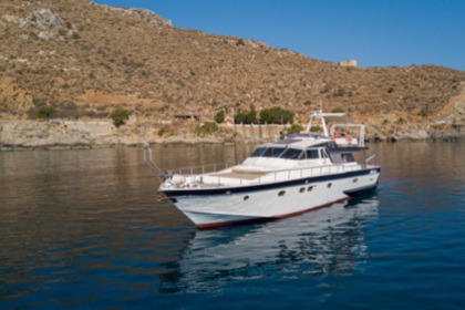 Hire Motor yacht Cantieri Navali Italy Chania