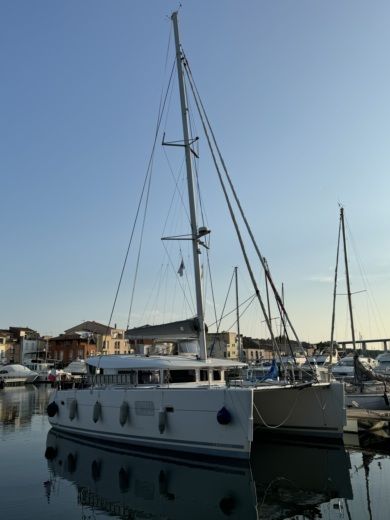 Marselha Catamaran Benneteau LAGOON 400 alt tag text