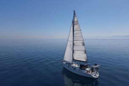 Hire Sailboat Beneteau Cyclades 39.3 Saint-Florent