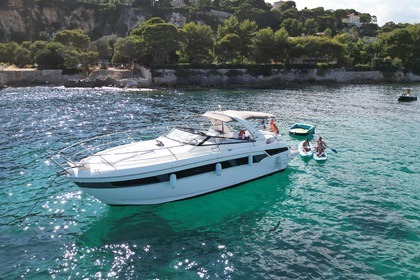Rental Motor yacht Bavaria Bavaria S40 Beaulieu-sur-Mer