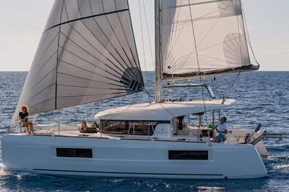 Charter Catamaran LAGOON 40 Furnari
