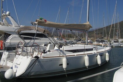 Charter Sailboat Jeanneau Sun Odyssey 439 Salerno