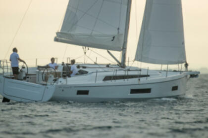 Miete Segelboot Beneteau Oceanis 40.1 Pula