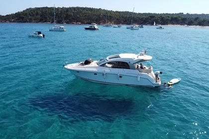 Miete Motorboot Jeanneau Prestige 38S Porto-Vecchio