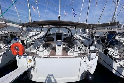 Hire Sailboat Jeanneau Sun Odyssey 440 Volos
