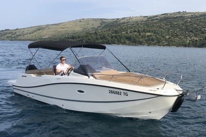 Hire Motorboat Quicksilver Activ 755 Sundeck Trogir