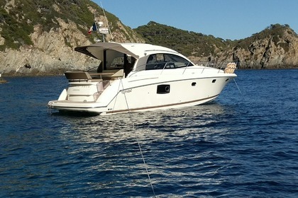 Verhuur Motorboot JEANNEAU 390s Antibes