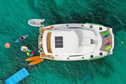 Rental Motorboat Robertson & Caine Léopard 51FT Marigot