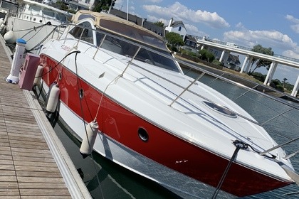 Rental Motorboat Beneteau Monte Carlo 37 La Trinité-sur-Mer