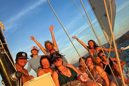 Charter Sailboat Surfari del Mar Morgan 72 clásico Guanacaste