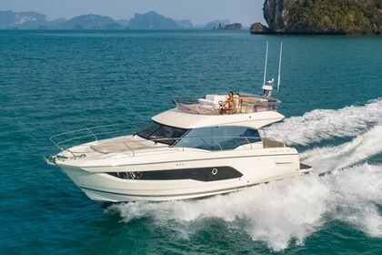 Charter Motor yacht Jeanneau Prestige 420 Beaulieu-sur-Mer