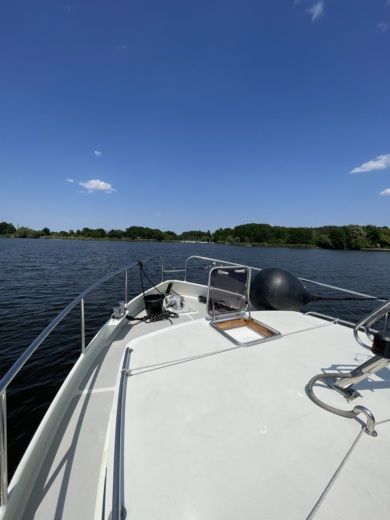 Berlin Motorboat Gruno 35 K Classic alt tag text