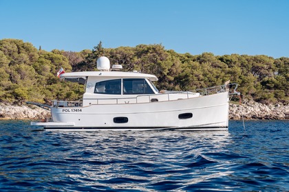 Hyra båt Motorbåt Sasga Yachts Minorquin 34 HT Rogoznica