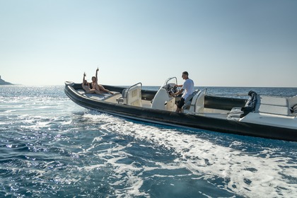 Hyra båt RIB-båt Cobra Royal Rib Milos