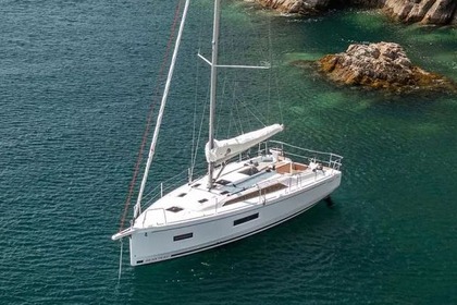 Miete Segelboot BENETEAU OCEANIS 37.1 Ajaccio