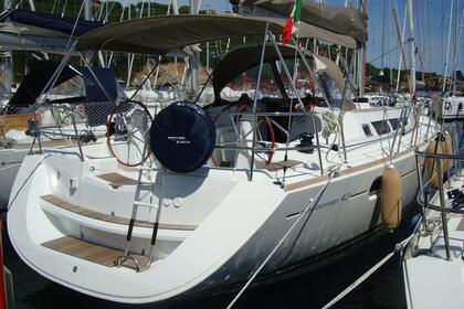 Hire Sailboat JEANNEAU SUN ODYSSEY 42I Portisco