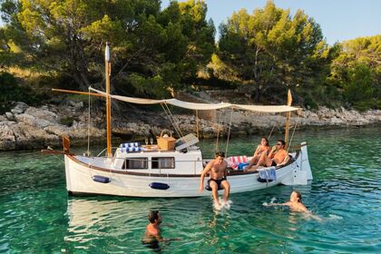 Hire Motorboat Alcudia Boat Tour Snorkel and fuel included Alcúdia