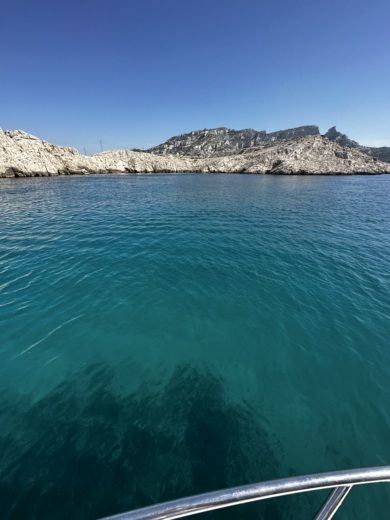 Old Port of Marseille Motorboat Beneteau FLYER GT 38 alt tag text