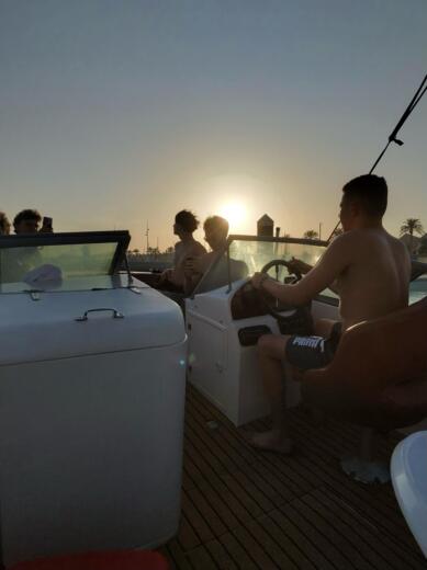 Dubái Motorboat Yamaha Hannibal730 alt tag text