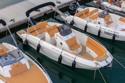 Miete Motorboot PRUA AL VENTO JAGUAR 7.0 Pula