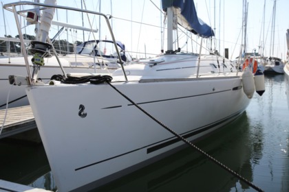 Location Voilier  FIRST 31.7 Quillard. La Trinité-sur-Mer