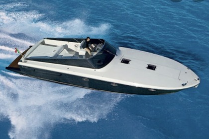 Hire Motorboat Itama Forty Naples