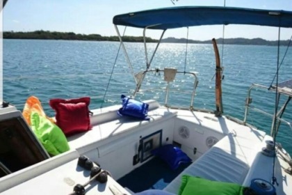 Miete Segelboot Fast Yacht 30.3 Salvador