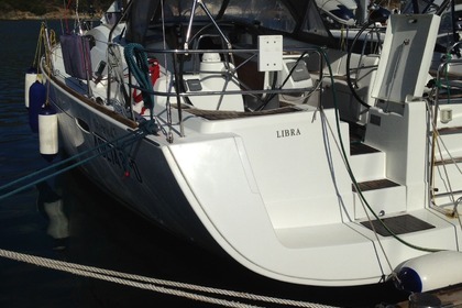 Hire Sailboat BENETEAU Oceanis 43 Cugnana Verde