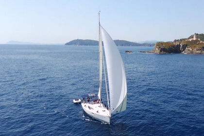 Hire Sailboat Jeanneau Sun Odyssey 36i Performance La Seyne-sur-Mer