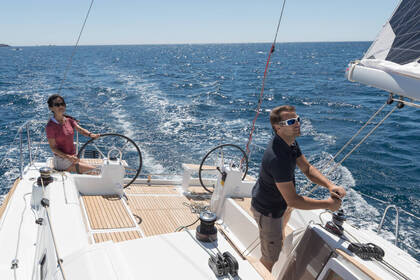 Verhuur Zeilboot Beneteau Oceanis 38.1 Pula