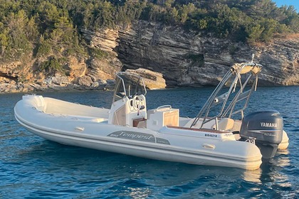 Rental RIB CAPELLI TEMPEST 775 Saint-Florent