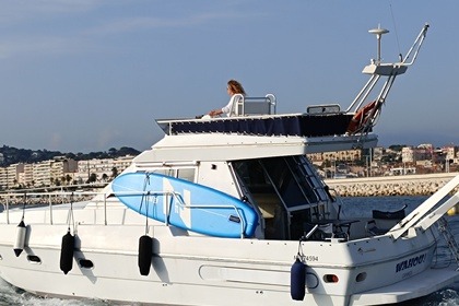 Location Bateau à moteur COMAR Clanship 34 fly Cannes