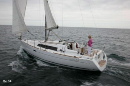 Charter Sailboat BENETEAU OCEANIS 34 Évian-les-Bains