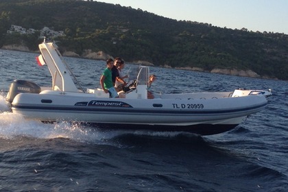 Noleggio Gommone CAPELLI Tempest 750 Saint-Raphaël