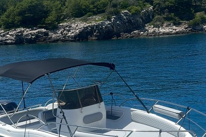 Charter Motorboat Bluline 21 Open Makarska