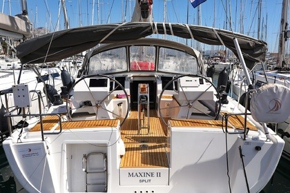 Hire Sailboat Hanse Yachts Hanse 455 Kaštela