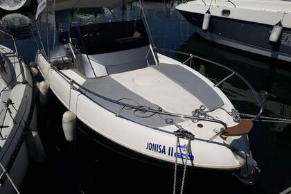 Location Bateau à moteur SALPA 20 GT Antibes