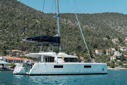 Verhuur Catamaran Lagoon 52 Laurion