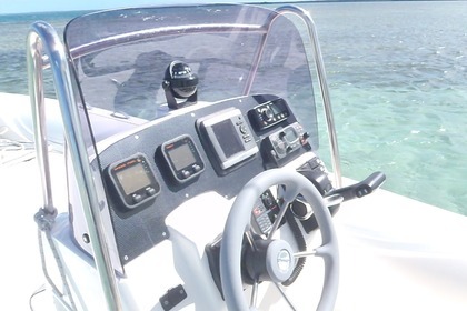 Hyra båt RIB-båt BELUGA 22 OPEN Le Gosier