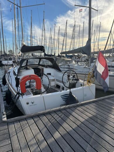 Makkum Sailboat Jeanneau Sun Odyssey 349 alt tag text