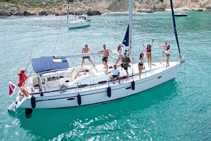 Charter Sailboat Bavaria Cruiser 42 Valletta