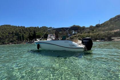 Charter Motorboat Quicksilver 675 sundeck activ Omiš