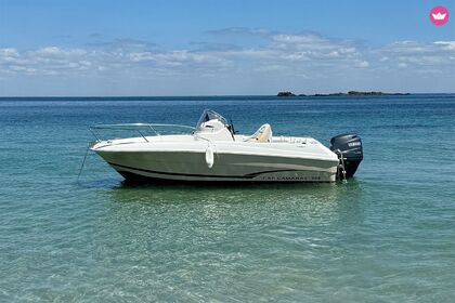 Hire Motorboat Jeanneau Cap Camarat 555 Saint-Gilles-Croix-de-Vie