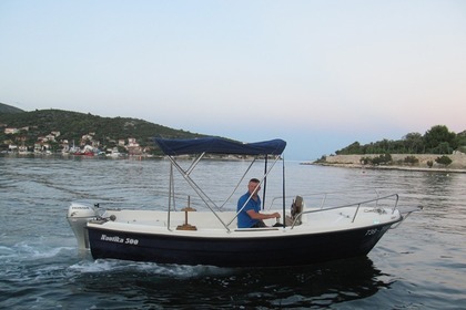 Hire Motorboat NAUTIKA 500 Open Vinišće