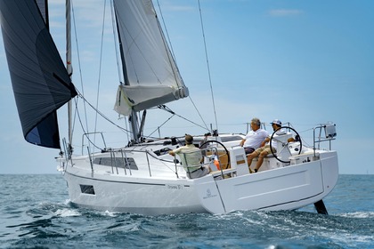 Miete Segelboot  Oceanis 37.1 Furnari