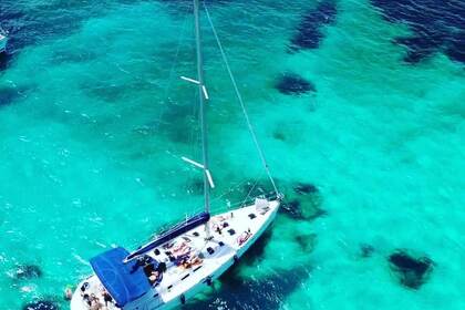 Charter Sailboat BENETEAU OCEANIS 473 La Maddalena